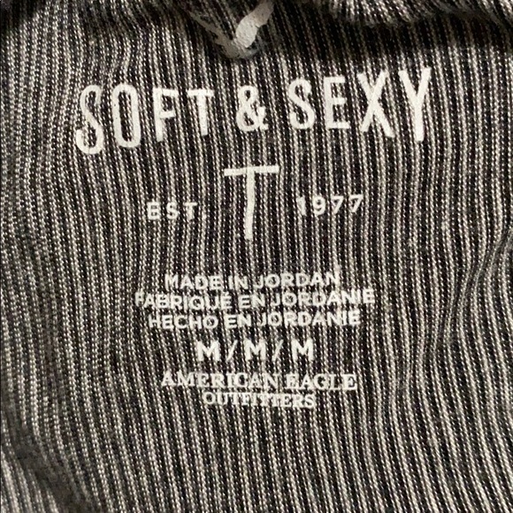 🔥🔥 American Eagle Off The Shoulder Shirt - Picture 3 of 3